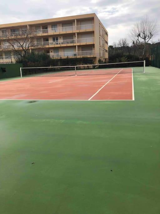 Appartement Vue Mer Au Lavandou Le Lavandou Bagian luar foto