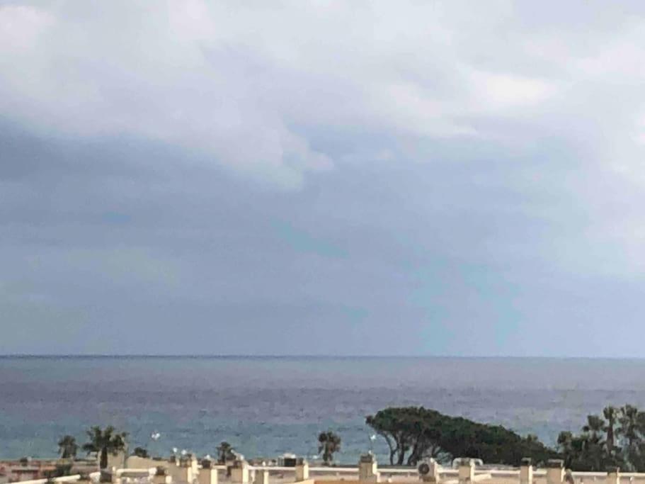 Appartement Vue Mer Au Lavandou Le Lavandou Bagian luar foto