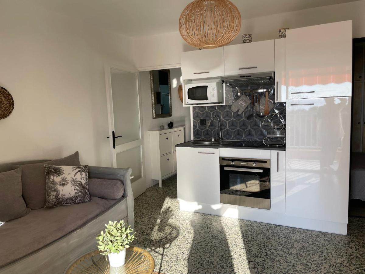 Appartement Vue Mer Au Lavandou Le Lavandou Bagian luar foto